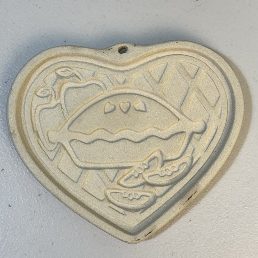 Pampered Chef Stoneware WELCOME HOME Heart Clay Pie Cookie Mold Press Design VTG